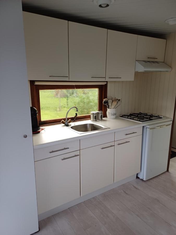 Vrijstaand Chalet Met Veel Buitenruimte En Veranda Zuid-Scharwoude Eksteriør billede